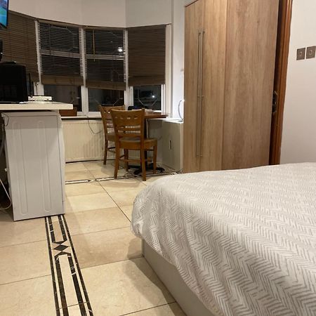 North London Studio Apartment ภายนอก รูปภาพ