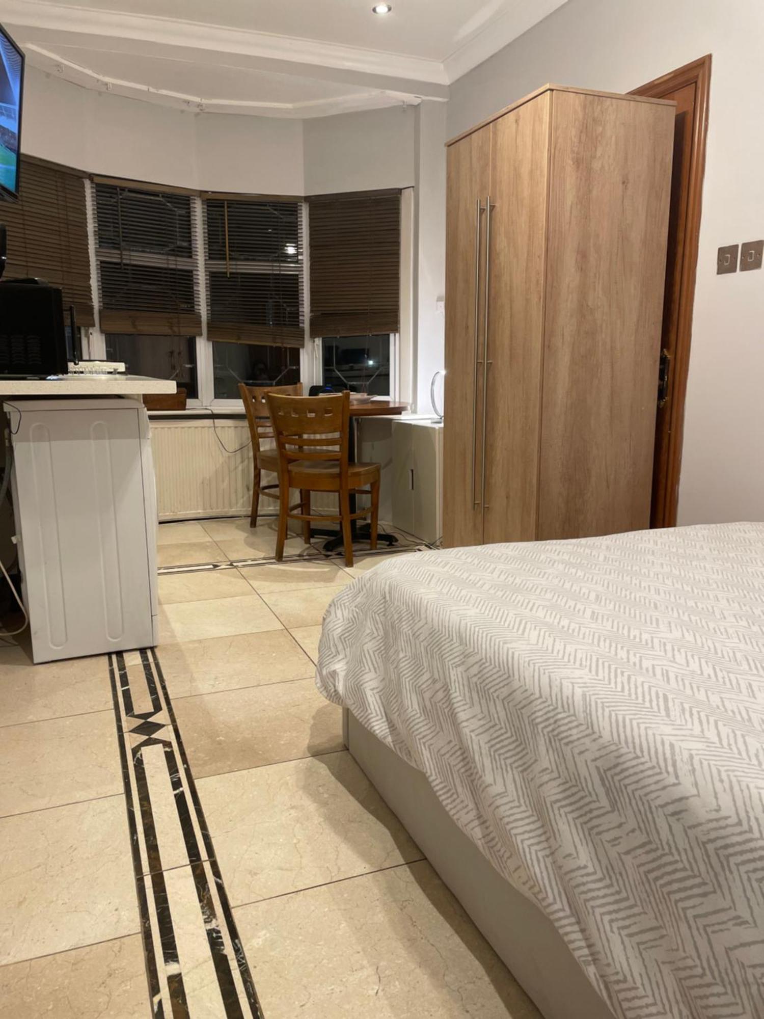 North London Studio Apartment ภายนอก รูปภาพ