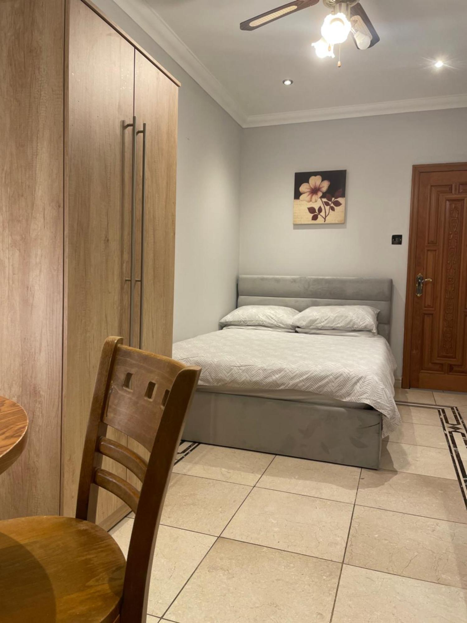 North London Studio Apartment ภายนอก รูปภาพ