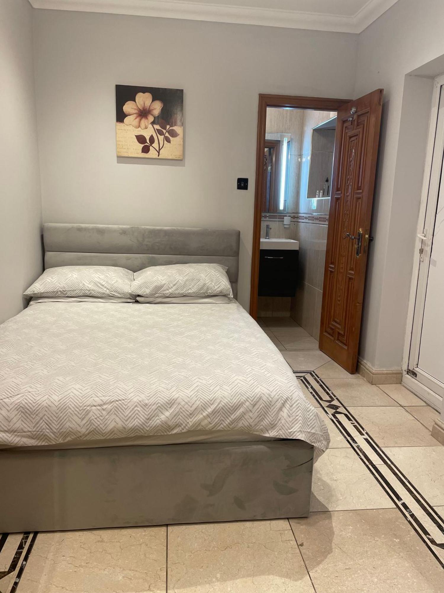 North London Studio Apartment ภายนอก รูปภาพ