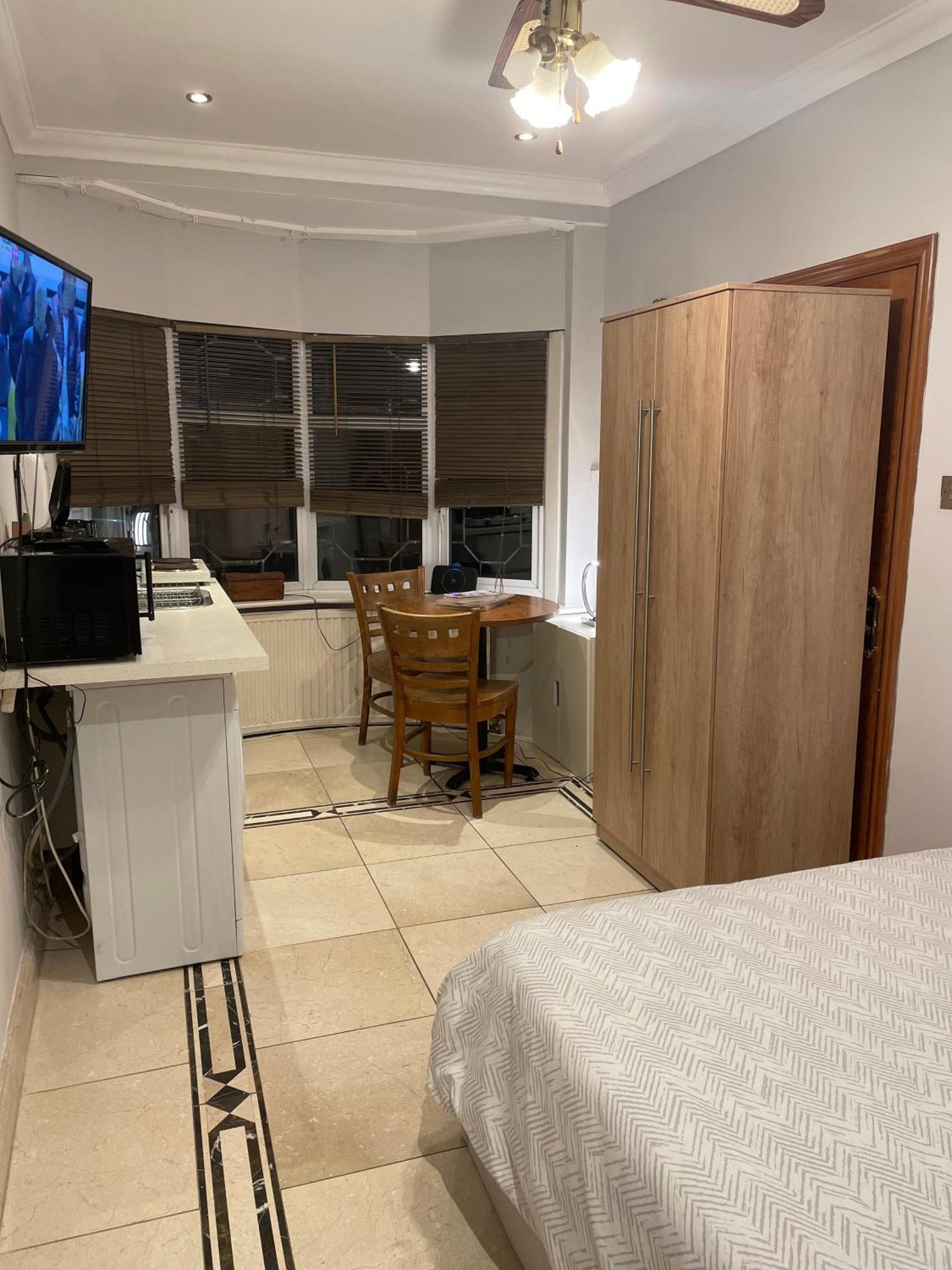 North London Studio Apartment ภายนอก รูปภาพ